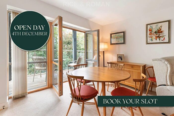 2 Bedroom Flat For Sale In Austin Place, Weybridge, KT13