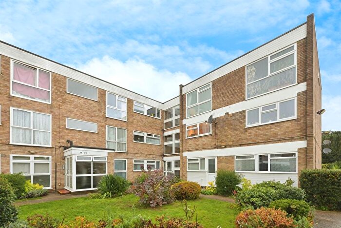 2 Bedroom Flat For Sale In Park View, Hoddesdon, EN11