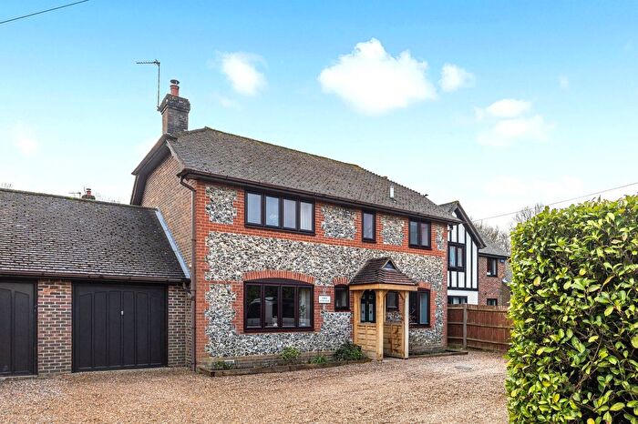 4 Bedroom Link Detached House For Sale In Heathfield Road, Halland, BN8