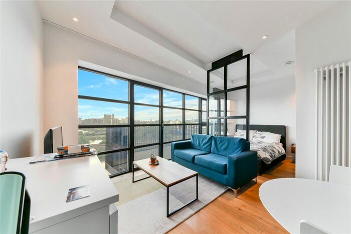 Studio To Rent In Amelia House, Lyell Street, London, E14