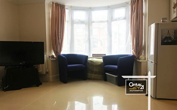 1 Bedroom Flat To Rent In |Ref: |, Leigh Road, Eastleigh, SO50