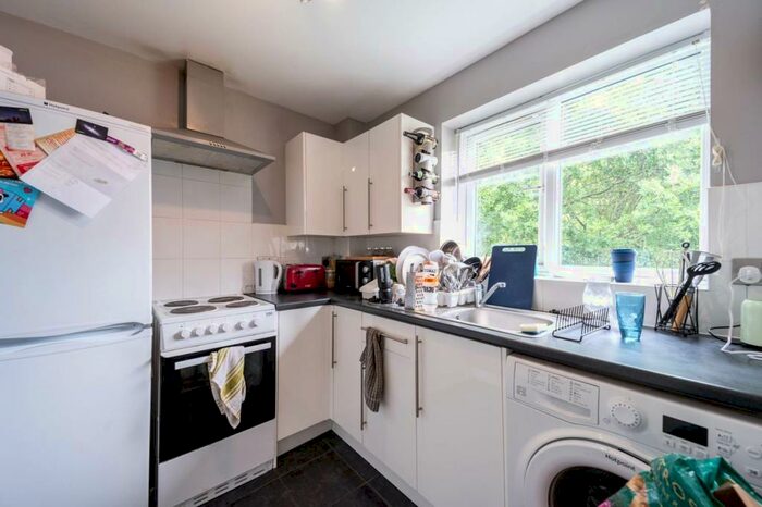 1 Bedroom Flat To Rent In Worcester Park, Worcester Park, KT4