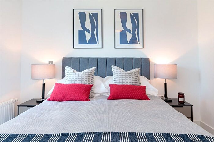 3 Bedroom Flat To Rent In Adlay Apartments, Millet Place, E16