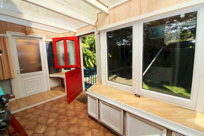 2 Bedroom Semi-Detached Bungalow For Sale In Plaxton Bridge Road, Woodmansey, HU17