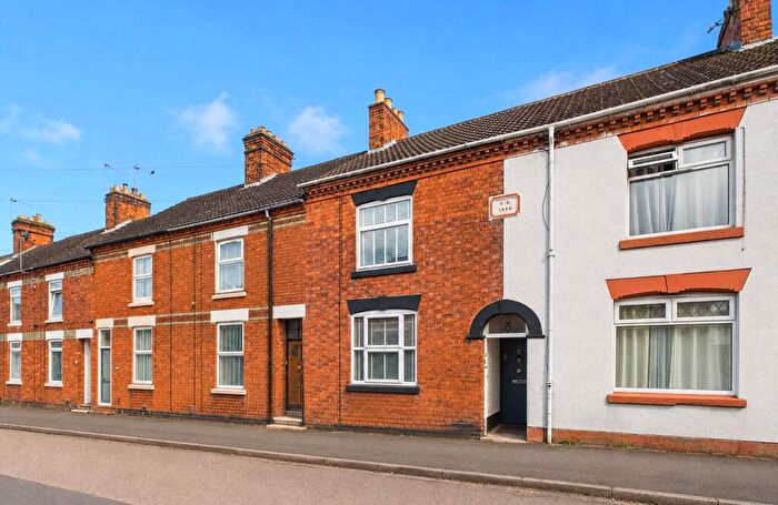 3 Bedroom Terraced House For Sale In Dayton Street, Rushden, Northamptonshire, NN10