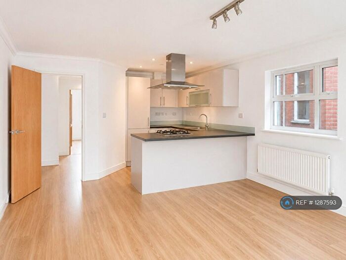 2 Bedroom Flat To Rent In Walter Mead Close, Ongar, CM5