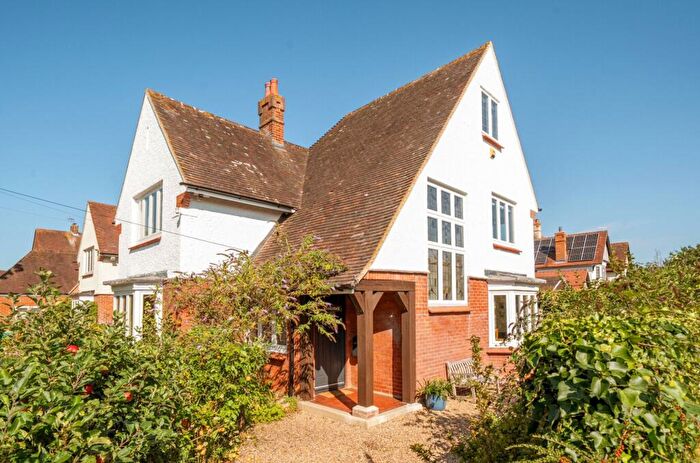 4 Bedroom Detached House For Sale In Southleigh Road, Emsworth, PO10