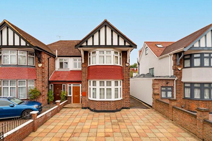 3 Bedroom Semi Detached House For Sale In Chamberlayne Road, Kensal RIse, NW10