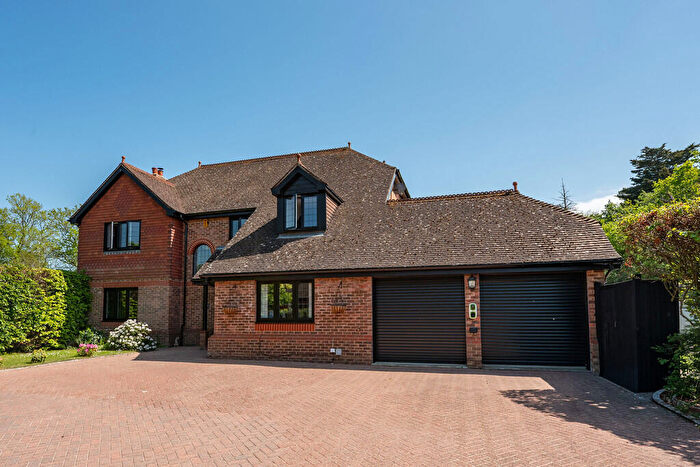5 Bedroom Detached House For Sale In Kingsfold Close, Billingshurst, RH14