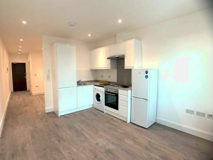 Studio To Rent In Keypoint, High Street, Potters Bar, EN6