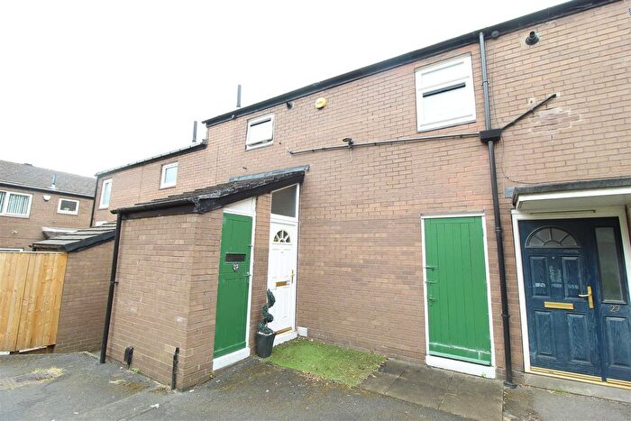 2 Bedroom Terraced House For Sale In St Matthias Grove, Kirkstall, LS4