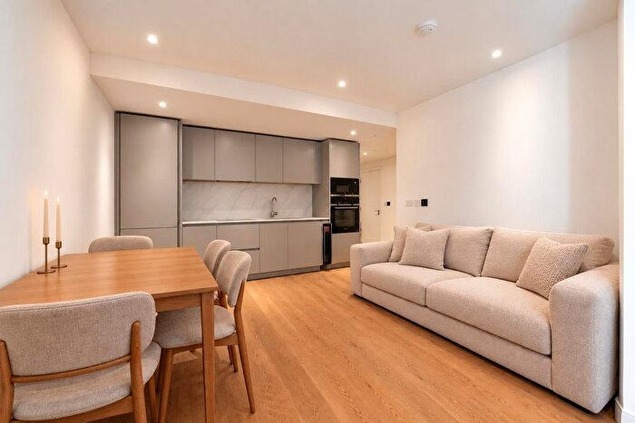 2 Bedroom Flat To Rent In Harcourt Tower, Marsh Wall, E14