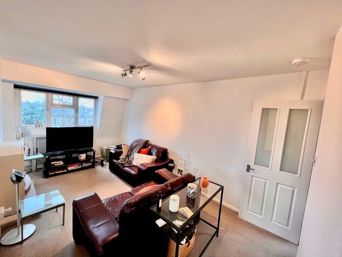 1 Bedroom Flat To Rent In Walpole Close, London, W13
