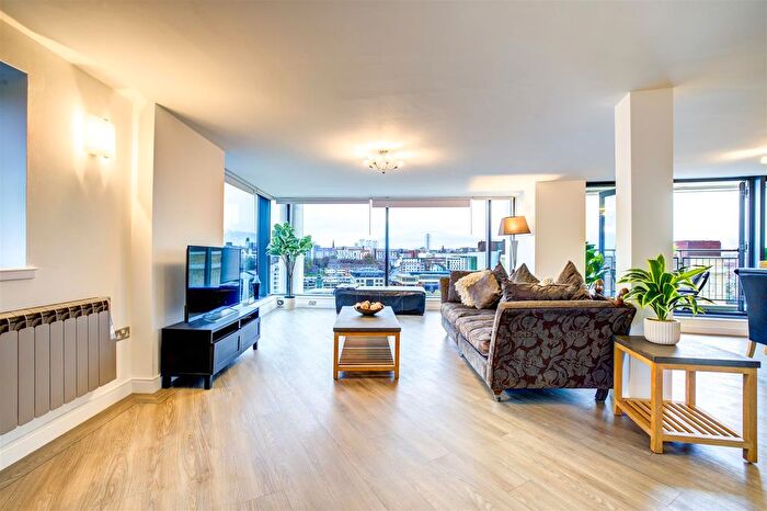 3 Bedroom Flat For Sale In Baltic Quay, Mill Road, Gateshead, NE8