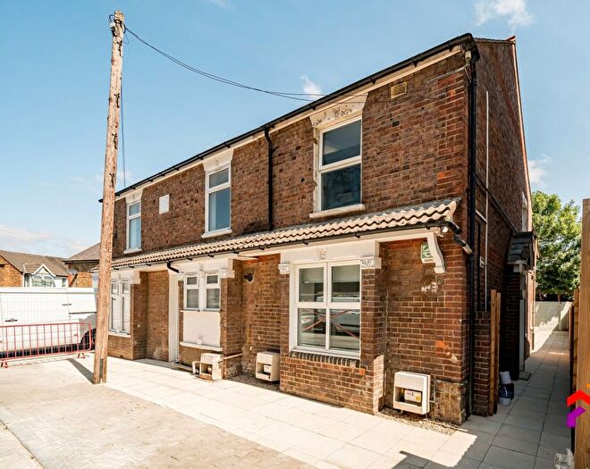 1 Bedroom Maisonette To Rent In Leigh Street, High Wycombe, HP11