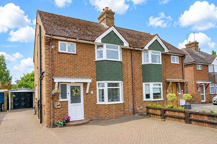 3 Bedroom Semi-Detached House For Sale In Station Road, Lower Stondon, Henlow, SG16