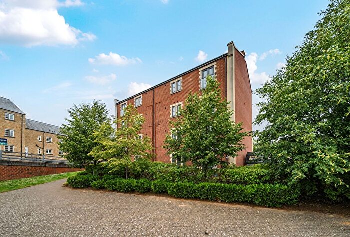 2 Bedroom Flat For Sale In Greenaways, Ebley, Stroud, Gloucestershire, GL5