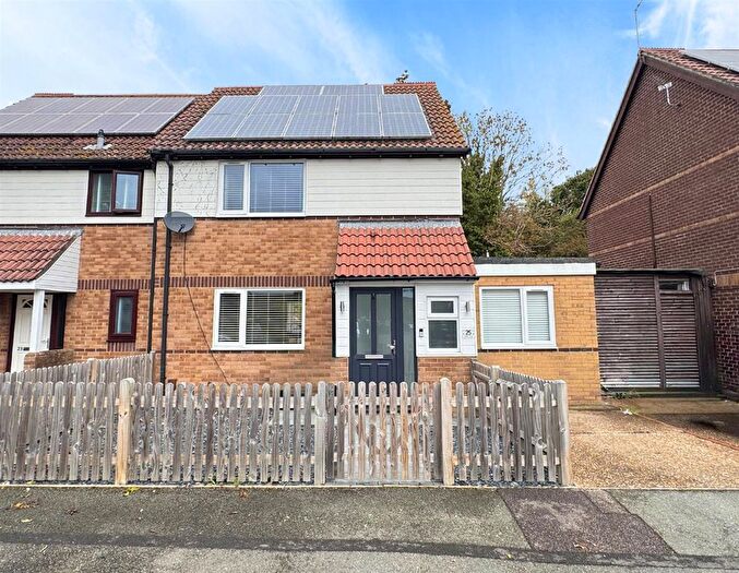 3 Bedroom Semi-Detached House For Sale In Cornish Close, Eastbourne, BN23
