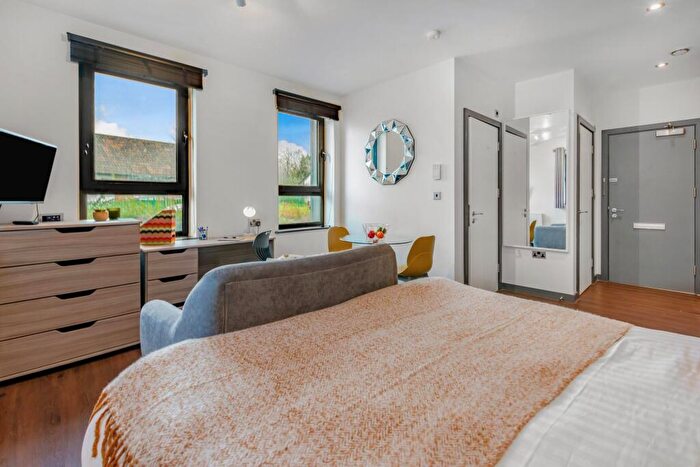 1 Bedroom Flat To Rent In Cardigan Lane, Leeds, LS4