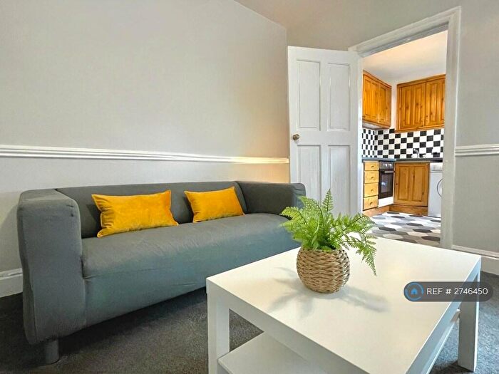 1 Bedroom Flat To Rent In Aston Road, Leeds, LS13