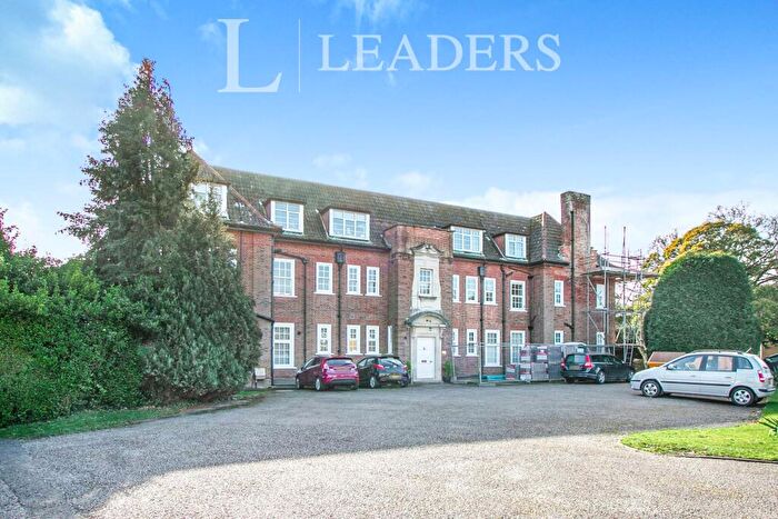 3 Bedroom Flat To Rent In Christchurch, BH23