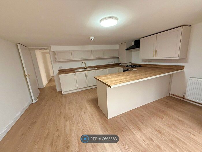 3 Bedroom Flat To Rent In Burton Road, Manchester, M20
