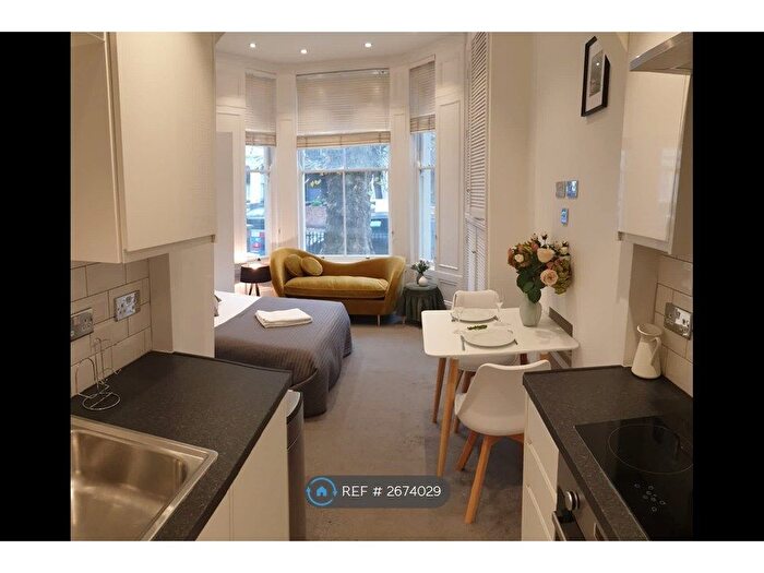 Studio To Rent In Aldridge Road Villas, London, W11