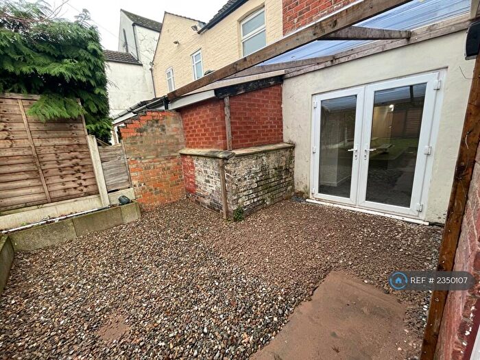 4 Bedroom Semi-Detached House To Rent In Mill Street, Crewe, CW2