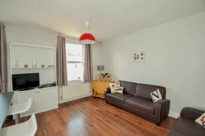 2 Bedroom Flat To Rent In Haydons Road, Wimbledon, London, SW19