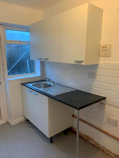 3 Bedroom Semi-Detached House To Rent In Tydeswell Road, Perry Barr, B42