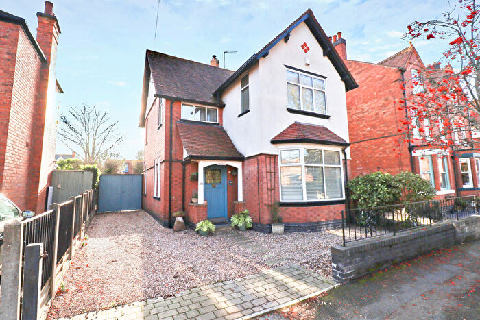 4 Bedroom Detached House For Sale In Mount Road, Hinckley, Leicestershire, LE10