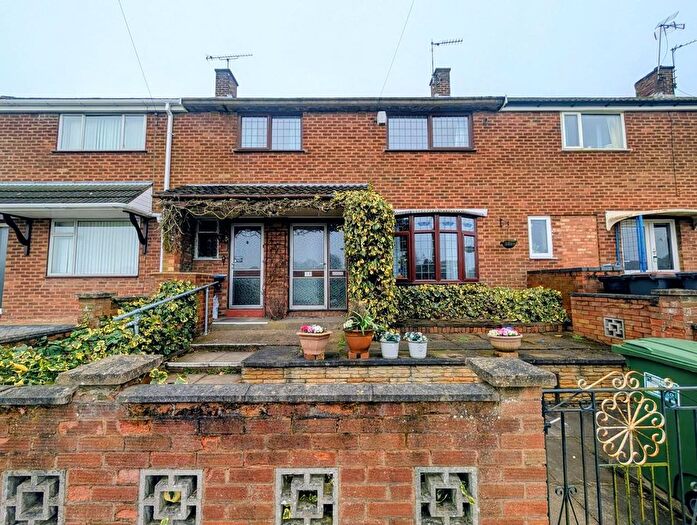 3 Bedroom Mews For Sale In The Dingle, Nuneaton, CV10