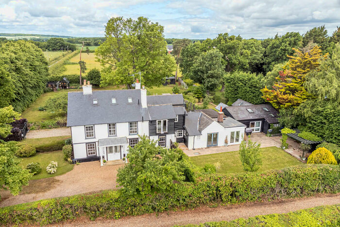 4 Bedroom Semi-Detached House For Sale In Oak Croft, Chapmore End, SG12