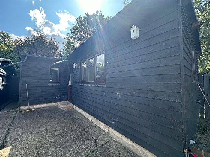 1 Bedroom Detached House To Rent In Hoe Lane, Nazeing, EN9