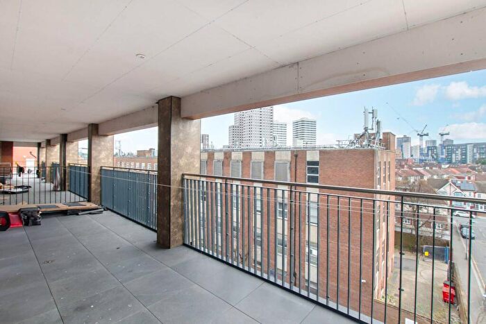 3 Bedroom Flat To Rent In London Road, Wembley, HA9