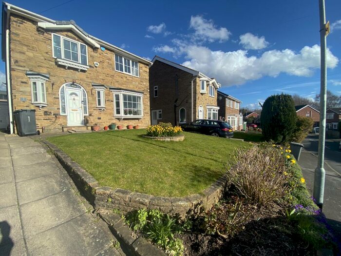 4 Bedroom House To Rent In Abbeydale Oval, Leeds, LS5