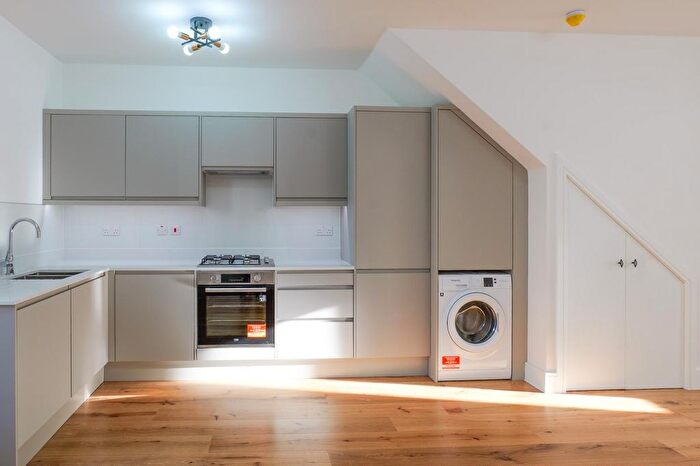 2 Bedroom Flat To Rent In Chalk Farm Road, Camden, London, NW1