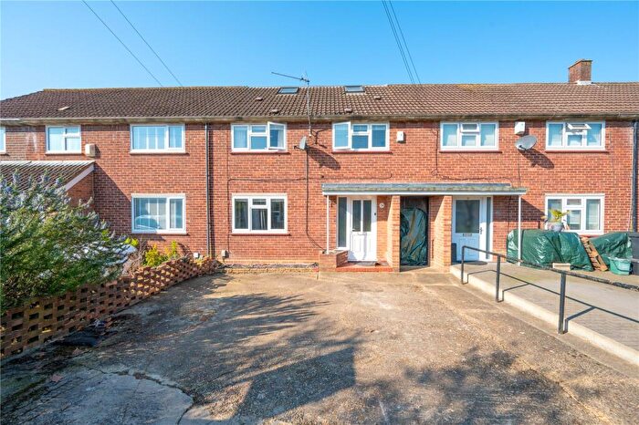 4 Bedroom Terraced House To Rent In How Wood, Park Street, St. Albans, Hertfordshire, AL2