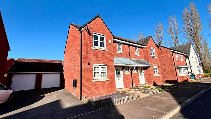 3 Bedroom Semi-Detached House To Rent In Fauld Drive, Gloucester, GL2