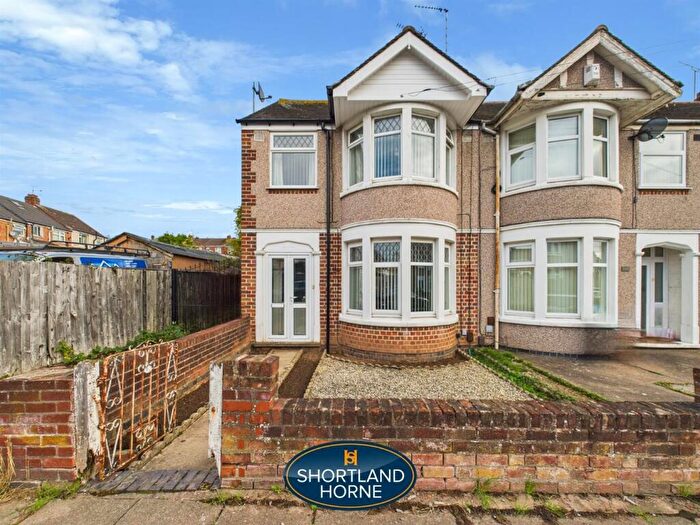 3 Bedroom End Of Terrace House For Sale In Hartland Avenue, Wyken, Coventry, CV2