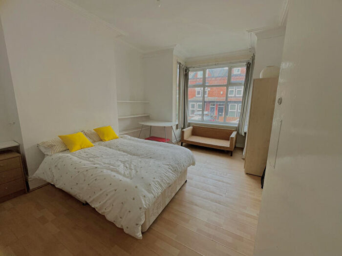 8 Bedroom Terraced House To Rent In Richmond Mount, Hyde Park, Leeds, LS6