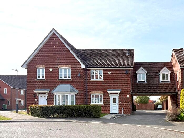 3 Bedroom Semi Detached House To Rent In Lacock Gardens, Maidstone, Kent, ME15