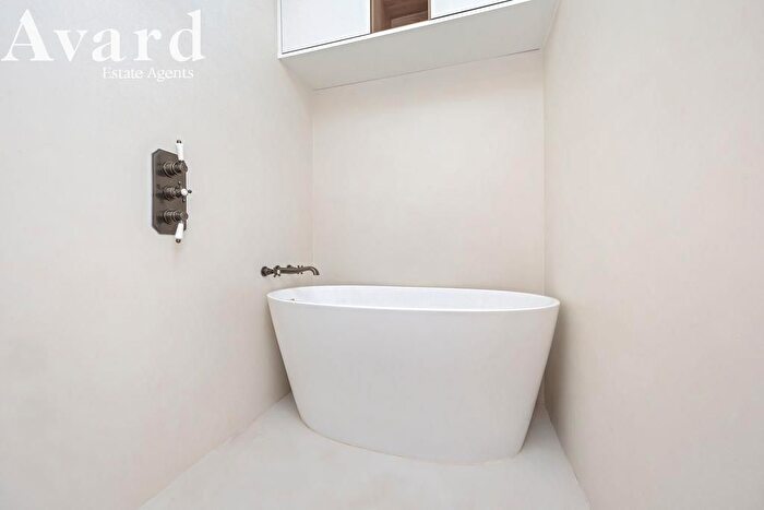 2 Bedroom Flat To Rent In Ditchling Rise, Brighton, BN1