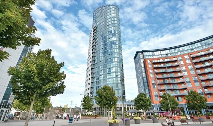 2 Bedroom Penthouse To Rent In Portsmouth Harbour, Hampshire, PO1