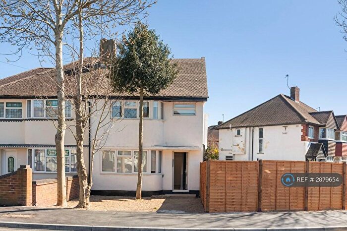 Studio To Rent In Pine Gardens, Ruislip, HA4