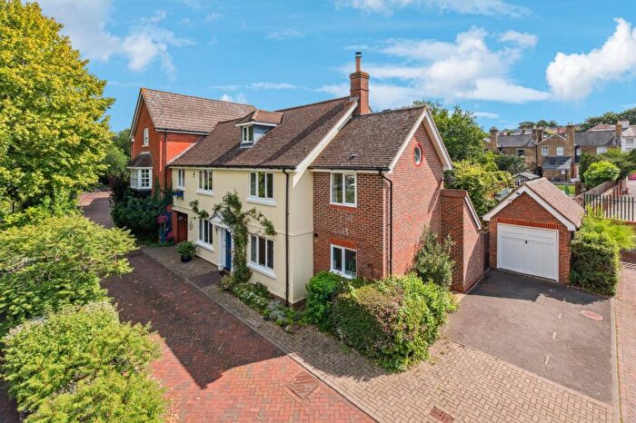 3 Bedroom Semi-Detached House For Sale In Jill Grey Place, Hitchin, SG4