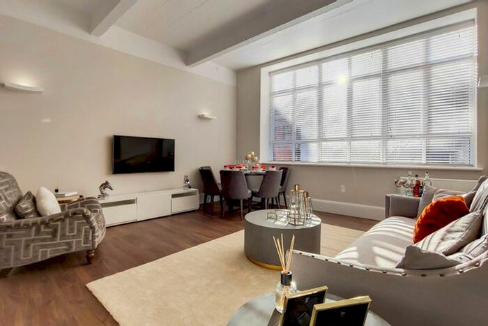 3 Bedroom Flat To Rent In Dingley Road, City, London EC1V