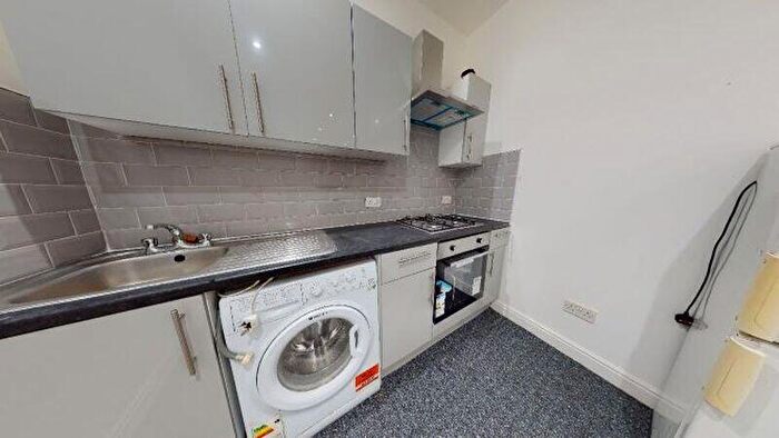 2 Bedroom Flat To Rent In St Johns Terrace, University, Leeds, LS3