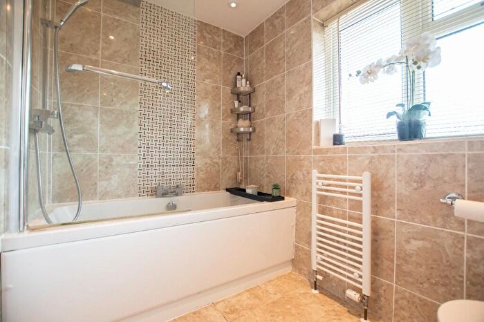 2 Bedroom Terraced House For Sale In Fox Close, Bishopstoke, SO50
