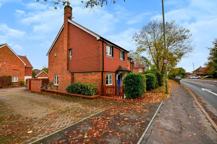 2 Bedroom Semi-Detached House To Rent In Badger Farm Road, Winchester, Hampshire, SO22